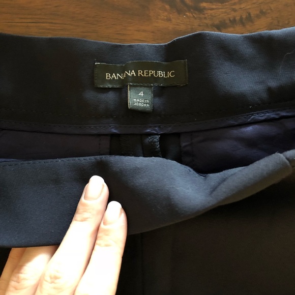 EUC BR Silk Shorts - Picture 2 of 2